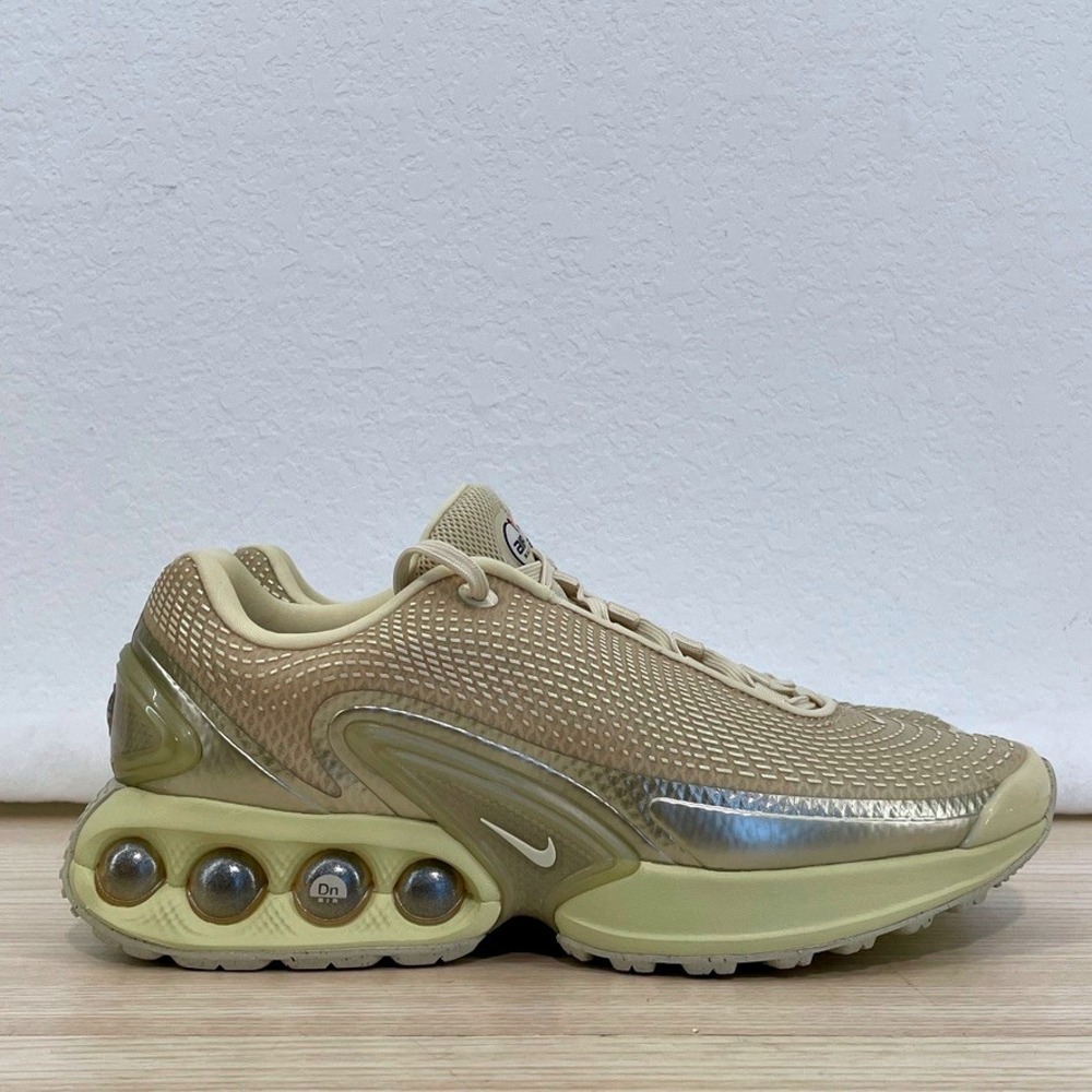 Nike Air Max Dn Running Shoes Comfort‎ Cushioned Sneakers Women's 9 HV4861-200